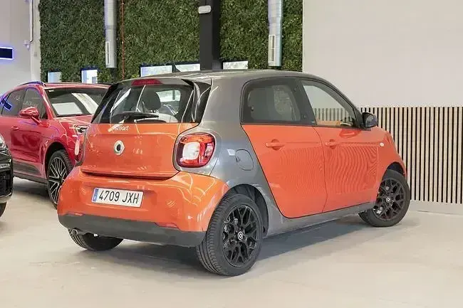 Usado Smart ForFour Passion 90 CV (66 kW) 2017 Naranja Utilitario