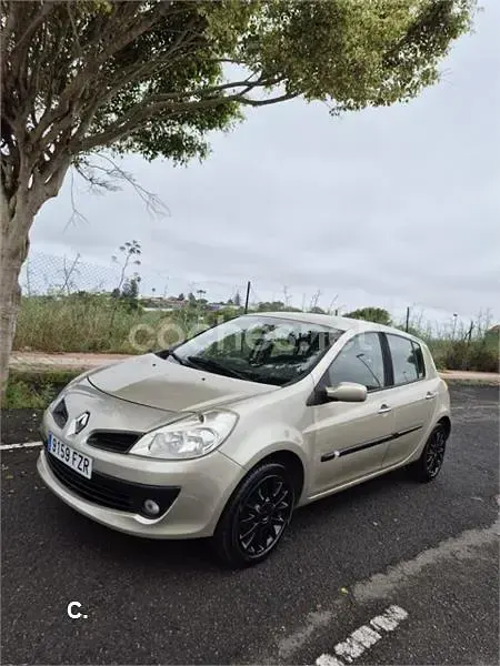 Usado Renault Clio II Expression 100 CV (73 kW) 2008 Beige Berlina