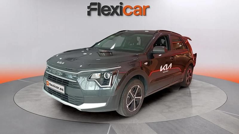 Usado Kia Niro 141 CV (103 kW) 2024 Gris SUV