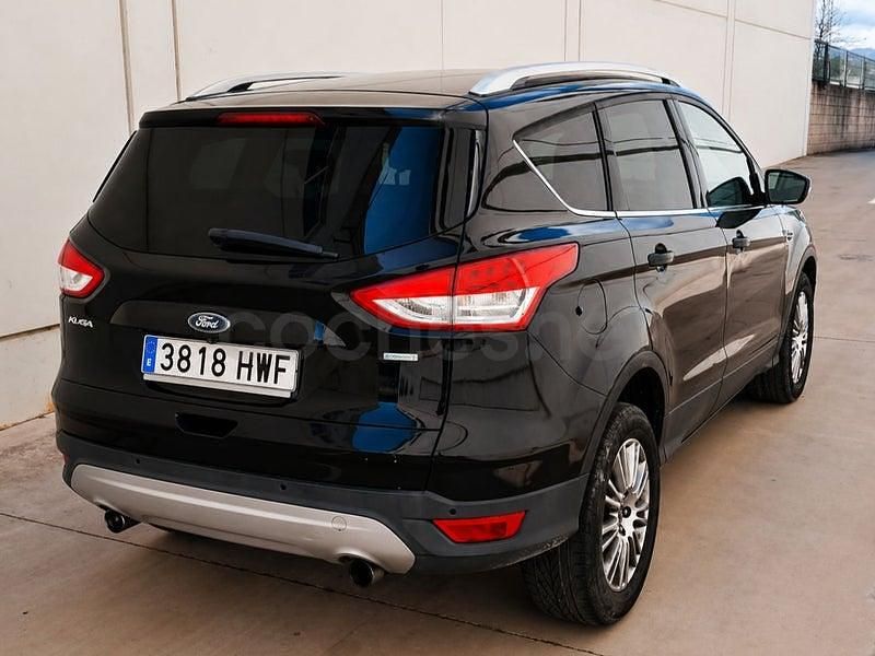 Usado Ford Kuga Titanium 150 HP (110 kW) 2014 Preto SUV