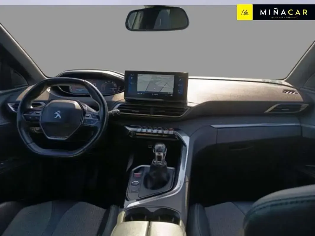 Usado Peugeot 3008 Allure 131 CV (96 kW) 2023 Gris SUV