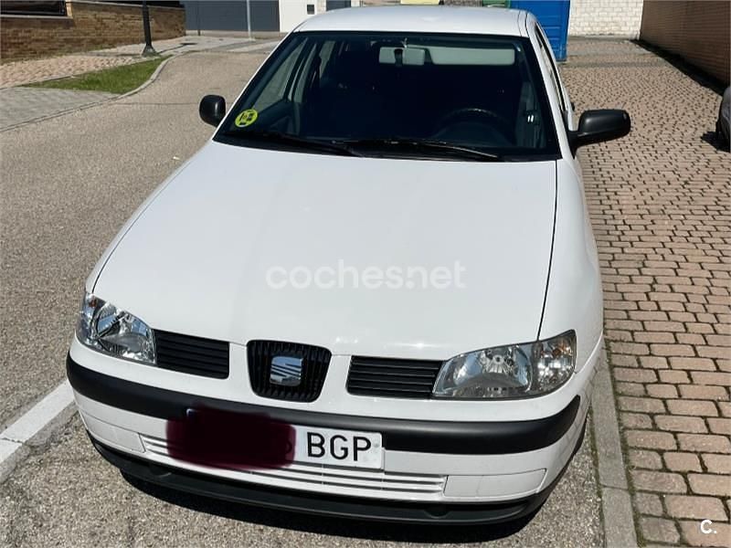 Usado Seat Cordoba Stella 75 CV (55 kW) 2001 Blanco Berlina