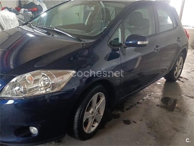 Usado Toyota Auris Active 132 CV (97 kW) 2011 Azul Utilitario