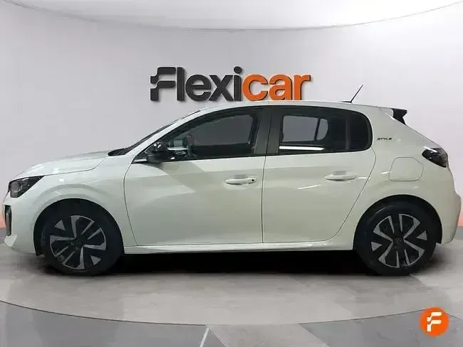 Usado Peugeot 208 Style 100 CV (73 kW) 2024 Blanco Utilitario