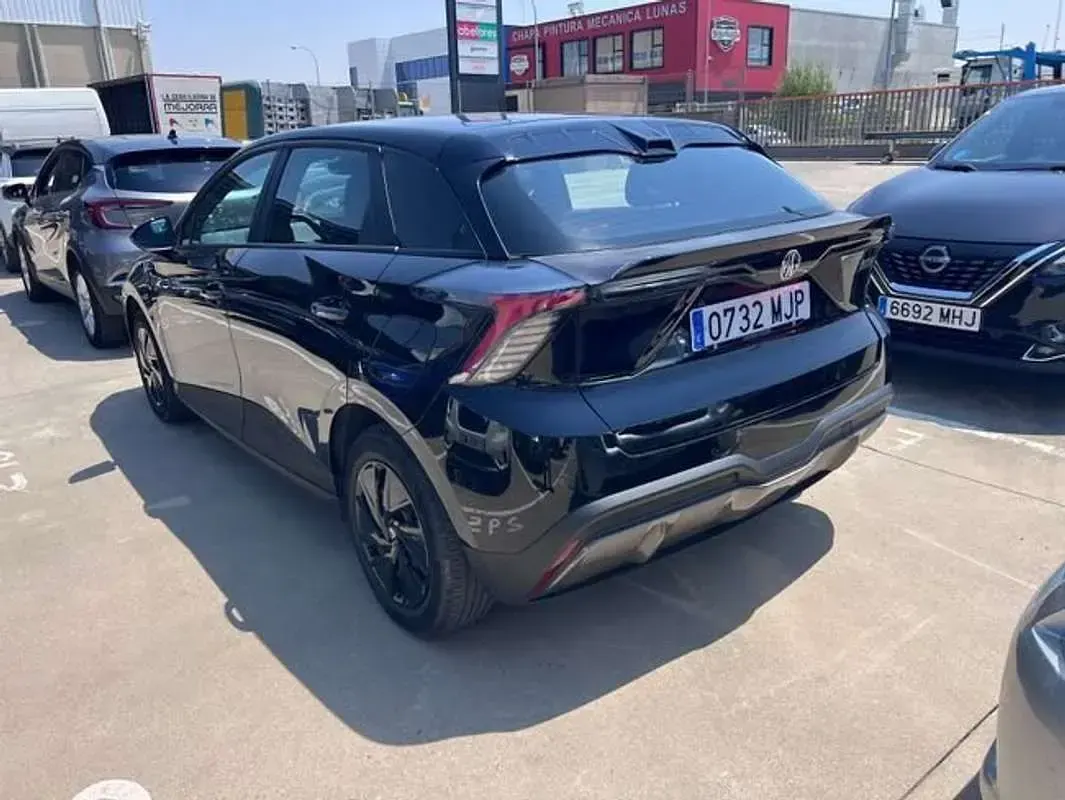 Usado MG MG4 EV 125 kW (170 CV) 2023 Negro Utilitario