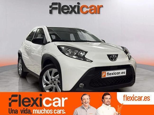 Blanco Usado 2023 Toyota Aygo Play Utilitario | 15.490 € (Un poco caro) - Imagen 1/4
