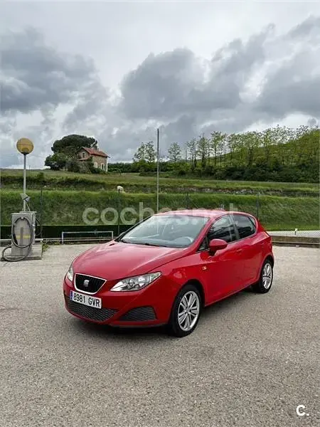 Usado Seat Ibiza 90 CV (66 kW) 2010 Rojo Berlina