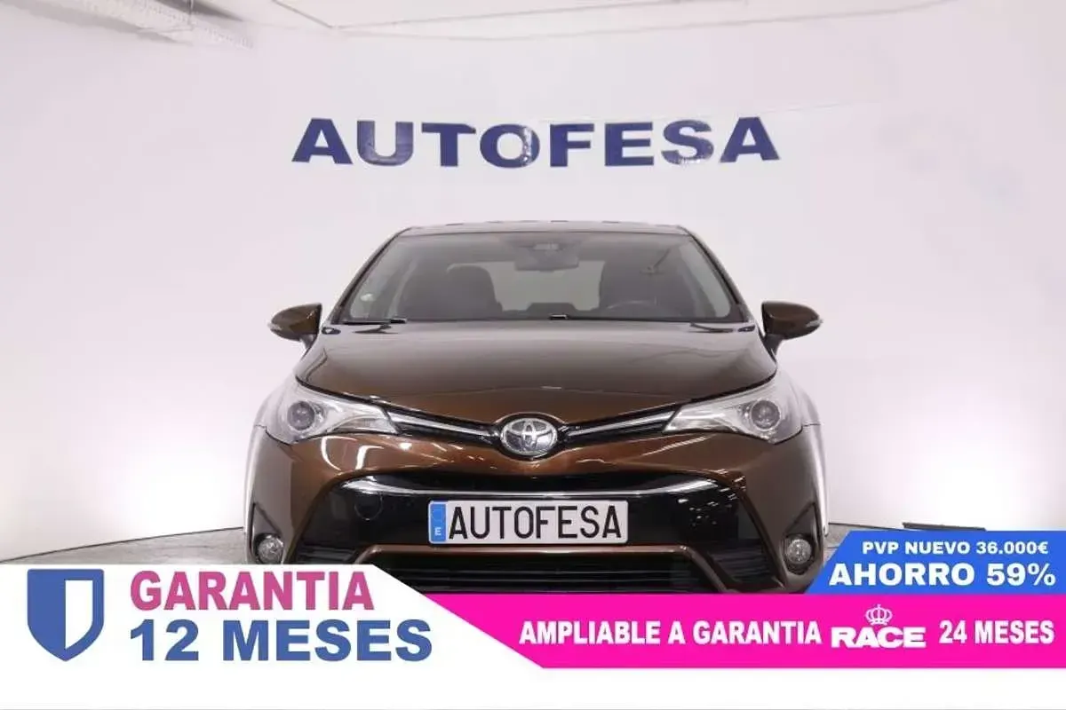 Usado Toyota Avensis Executive 150 CV (110 kW) 2015 Marrón Berlina
