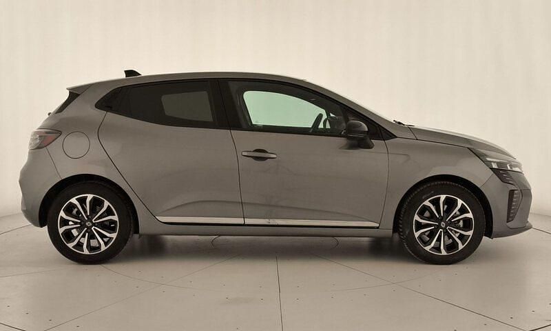 Usado Renault Clio V Techno 145 CV (106 kW) 2025 Gris Berlina
