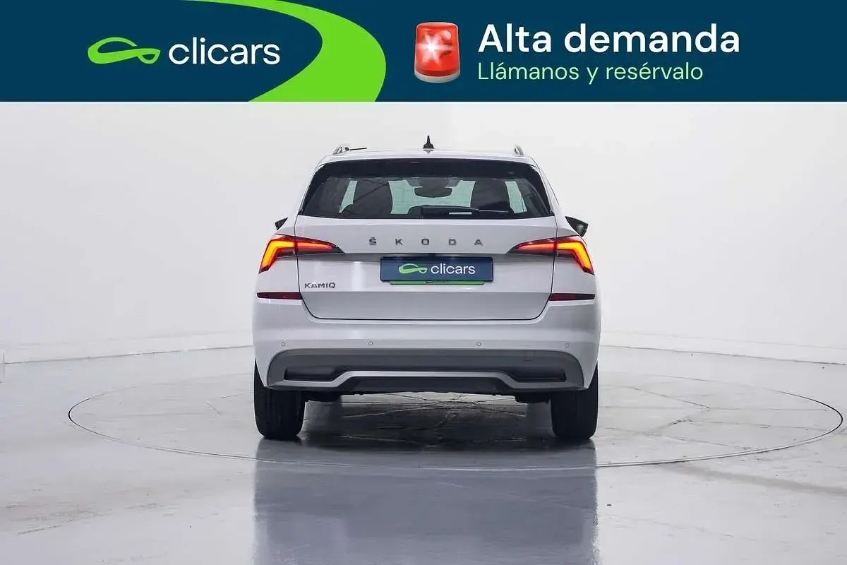 Usado Skoda Kamiq Selection 150 CV (110 kW) 2023 Blanco SUV