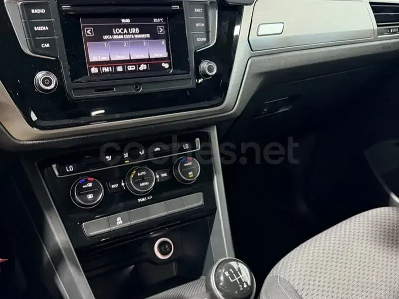 Usado VW Touran Sportline 150 CV (110 kW) 2016 Gris / plata Monovolumen