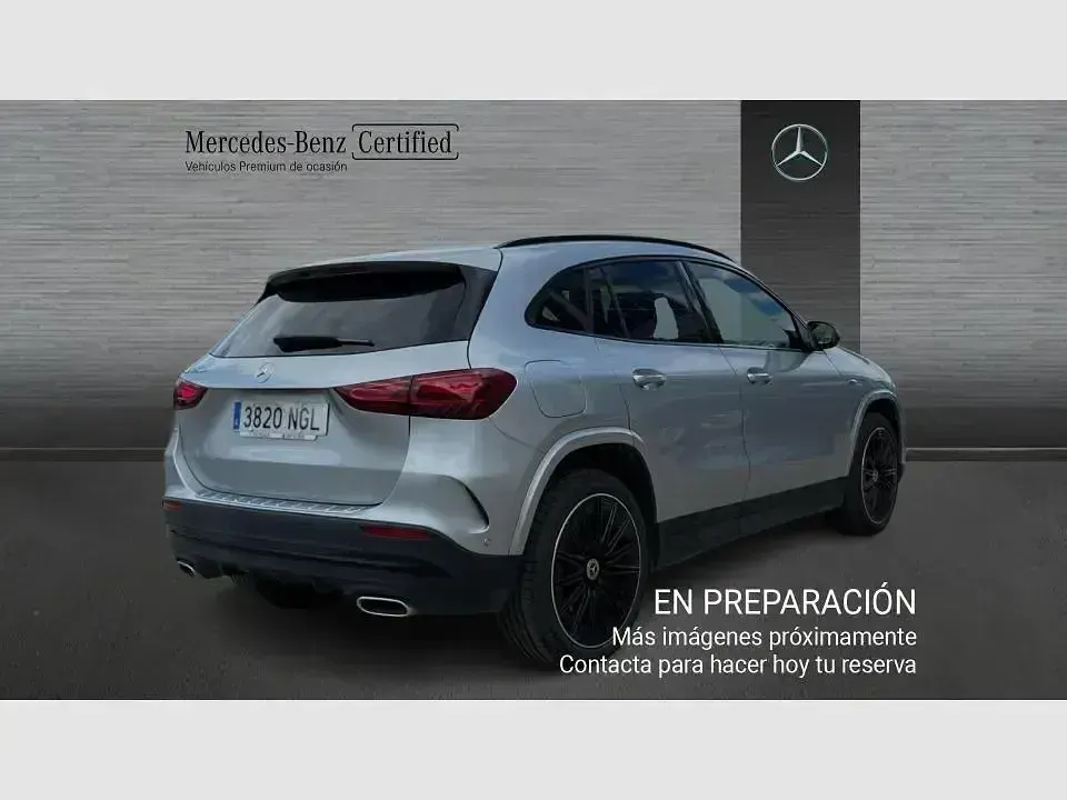 Usado Mercedes GLA250 218 CV (160 kW) 2025 Gris SUV