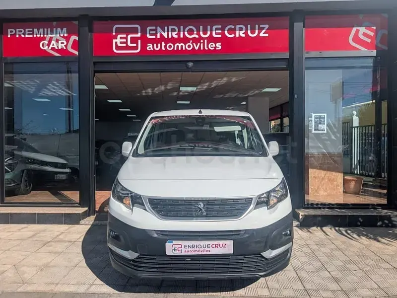 Usado Peugeot Rifter Active 100 CV (73 kW) 2021 Blanco Monovolumen