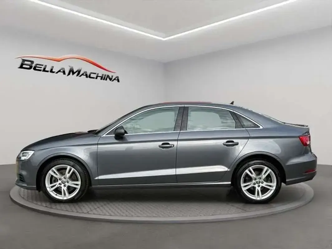 Usado Audi A3 150 CV (110 kW) 2020 Gris Berlina