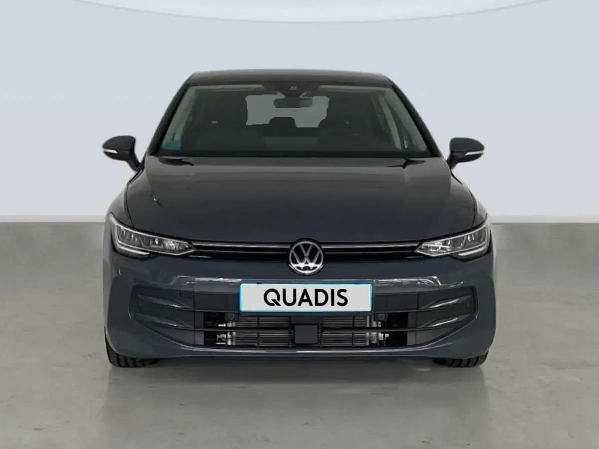 Usado VW Golf VIII 116 CV (85 kW) 2025 Gris Berlina