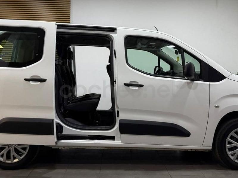 Usado Citroën Berlingo Live 102 CV (75 kW) 2022 Blanco Monovolumen