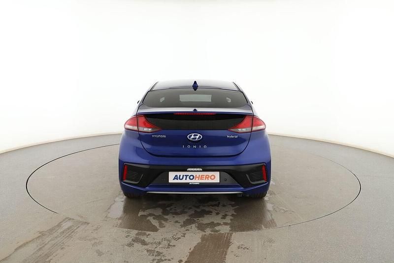Usado Hyundai Ioniq 141 CV (103 kW) 2019 Azul Utilitario