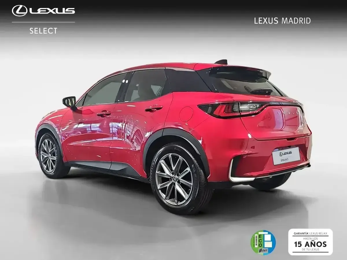 Usado Lexus LBX 137 CV (100 kW) 2025 Rojo SUV