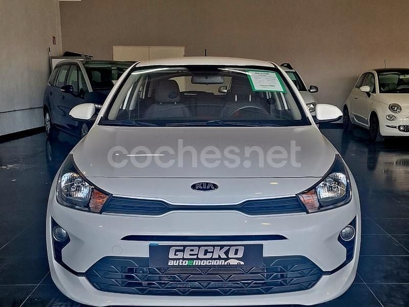 Usado Kia Rio 84 CV (61 kW) 2021 Blanco Berlina