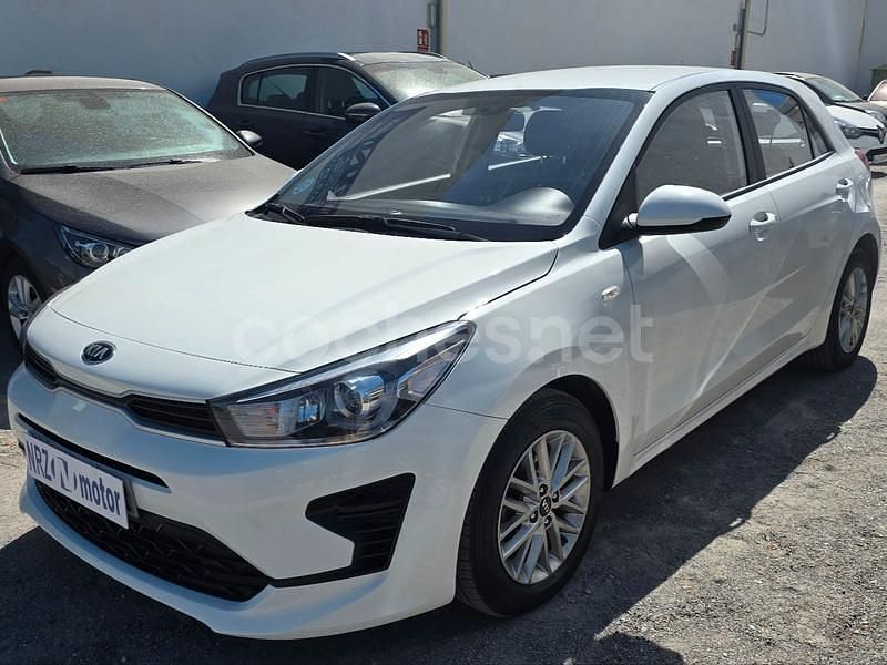 Blanco Usado 2021 Kia Rio Berlina | 12.500 € (Precio justo) - Imagen 1/4