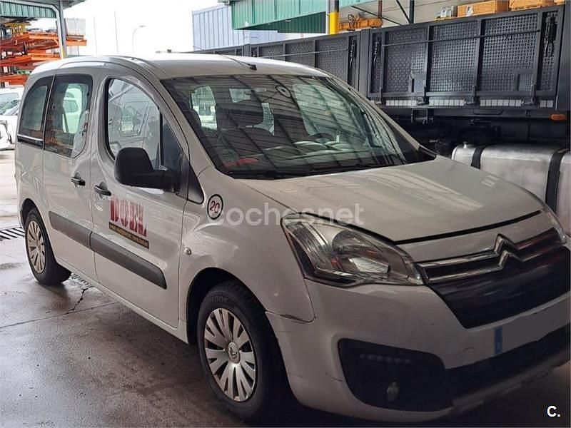 Usado Citroën Berlingo Feel 100 CV (73 kW) 2015 Blanco Monovolumen