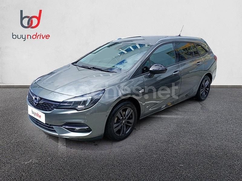 Usado Opel Astra 136 CV (100 kW) 2022 Gris / plata Berlina