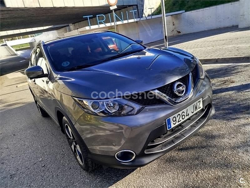 Usado Nissan Qashqai N-Connecta 110 CV (80 kW) 2017 Gris / plata SUV