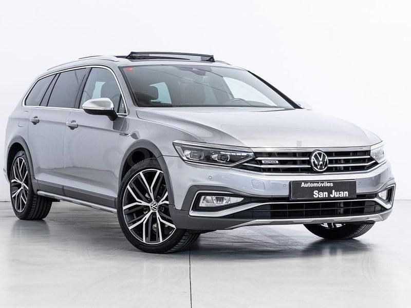 Usado VW Passat Alltrack 200 CV (147 kW) 2021 Gris / plata Familiar