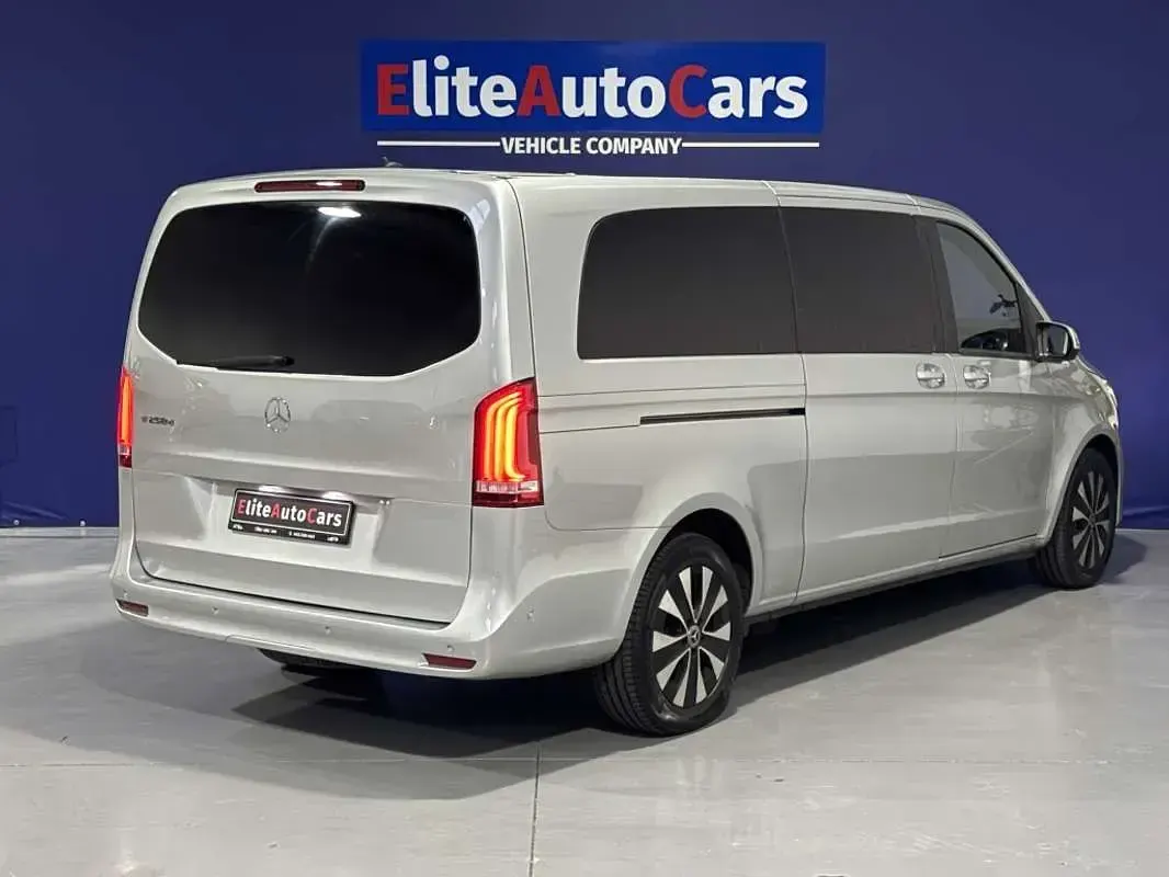 Usado Mercedes V250 190 CV (139 kW) 2023 Gris Monovolumen
