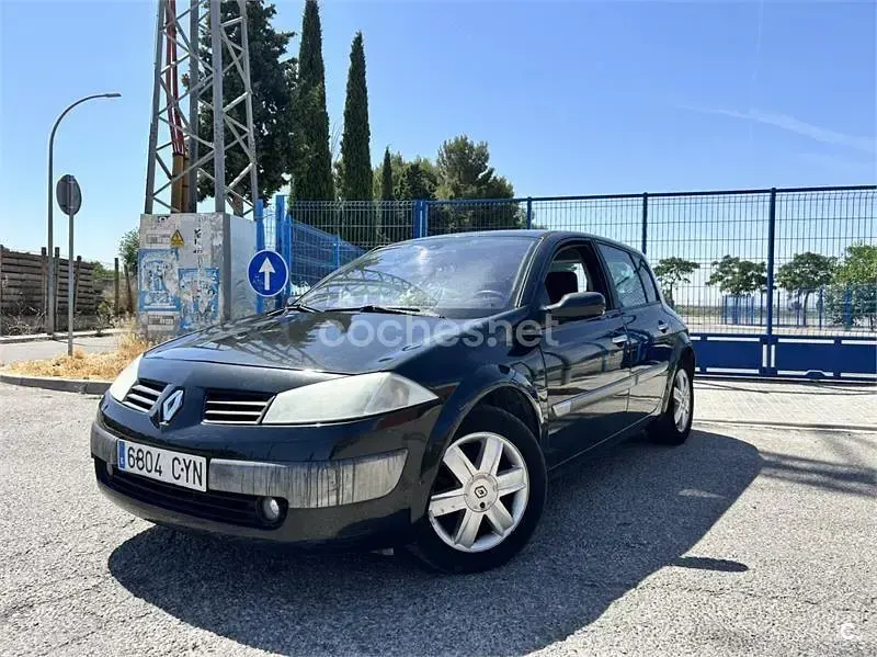 Usado Renault Mégane Privilege 98 CV (72 kW) 2004 Negro Berlina