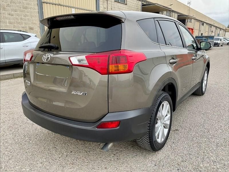 Usado Toyota RAV4 Executive 150 CV (110 kW) 2013 Gris / plata SUV