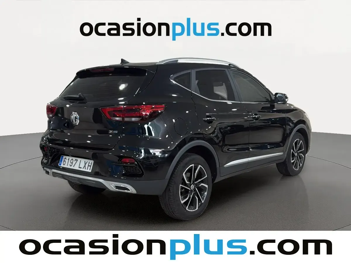 Usado MG ZS Luxury 111 CV (81 kW) 2022 Negro SUV