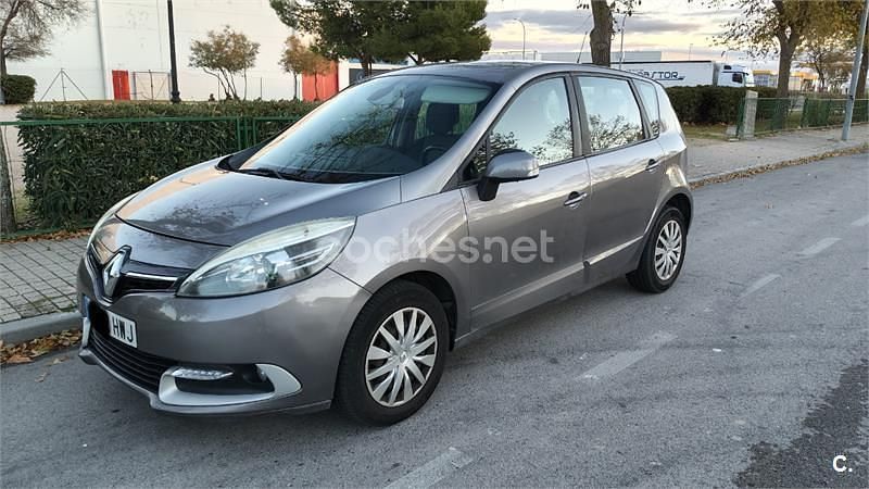 Usado Renault Scénic III 95 CV (69 kW) 2014 Gris / plata Monovolumen