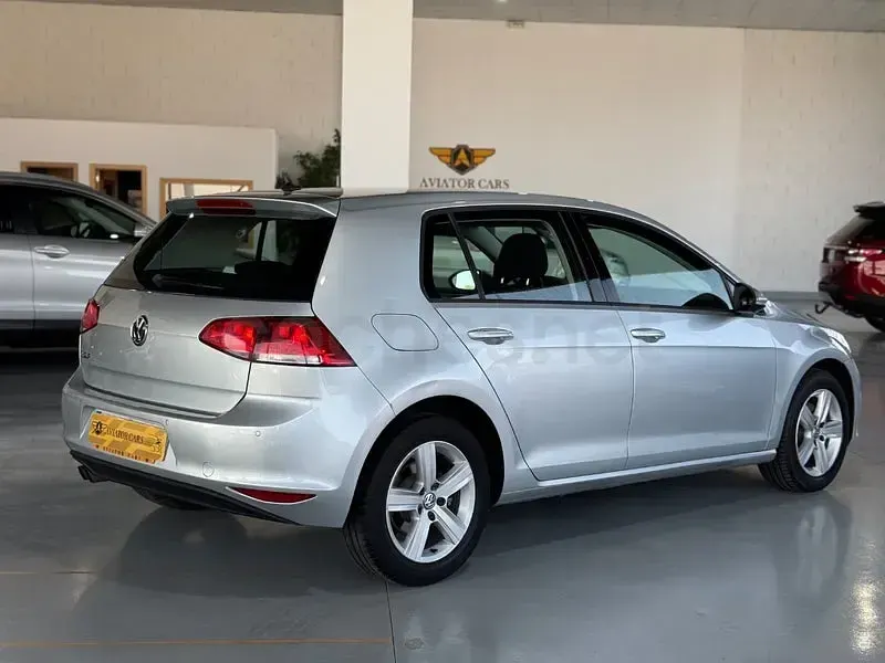 Usado VW Golf VII Advance 150 CV (110 kW) 2014 Gris / plata Berlina