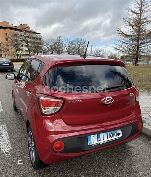 Usado Hyundai i10 87 CV (63 kW) 2017 Rojo Utilitario