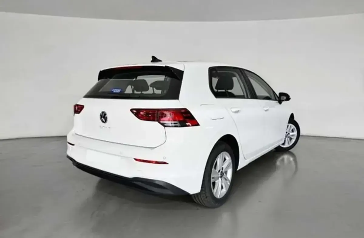 Usado VW Golf VIII 110 CV (80 kW) 2023 Gris Berlina