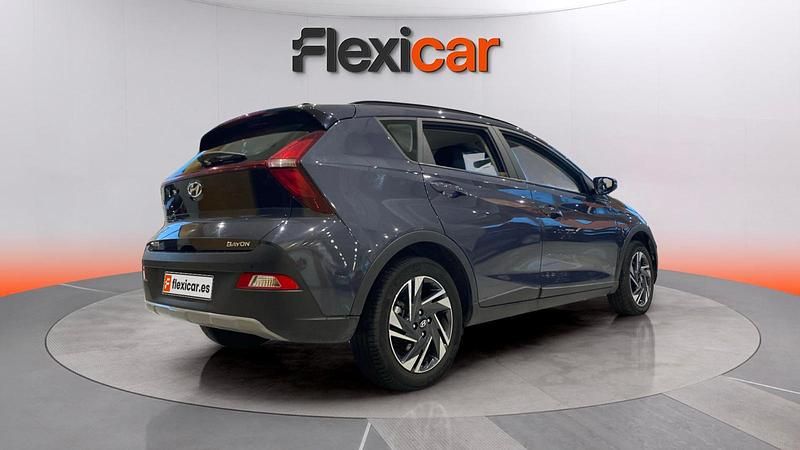 Usado Hyundai Bayon 84 CV (61 kW) 2023 Gris SUV
