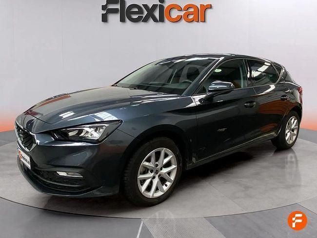 Usado Seat Leon Style 115 CV (84 kW) 2020 Azul Utilitario