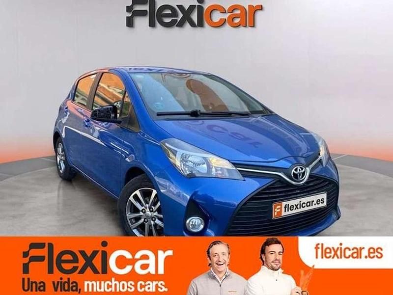 Usado Toyota Yaris Active 69 CV (50 kW) 2017 Azul Utilitario