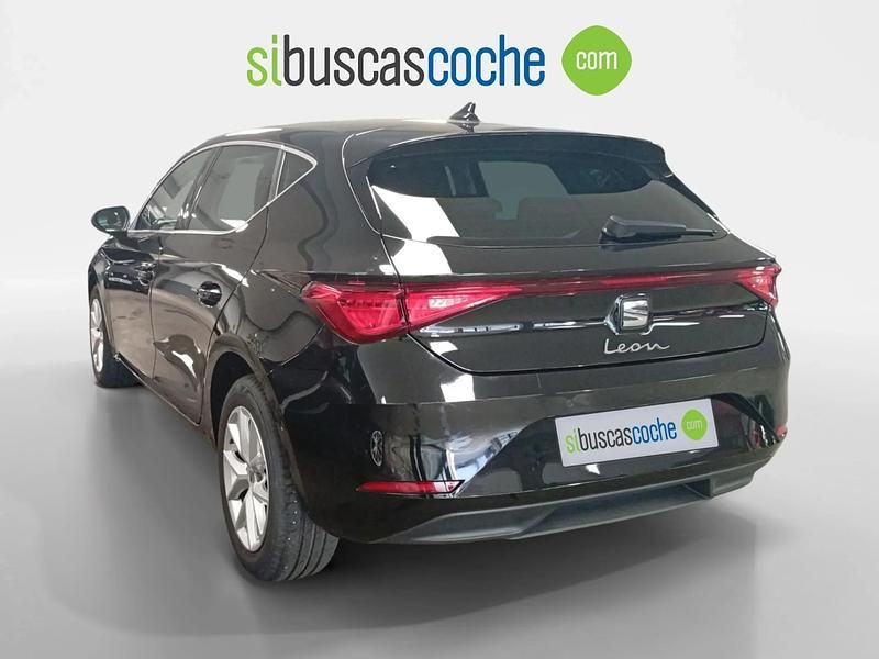 Usado Seat Leon Style 115 CV (84 kW) 2025 Negro
