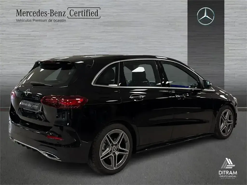 Usado Mercedes B200 150 CV (110 kW) 2024 Negro Utilitario