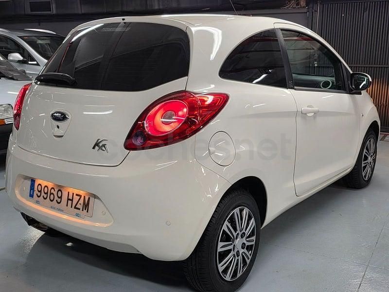 Usado Ford Ka Trend 69 CV (50 kW) 2015 Blanco Berlina