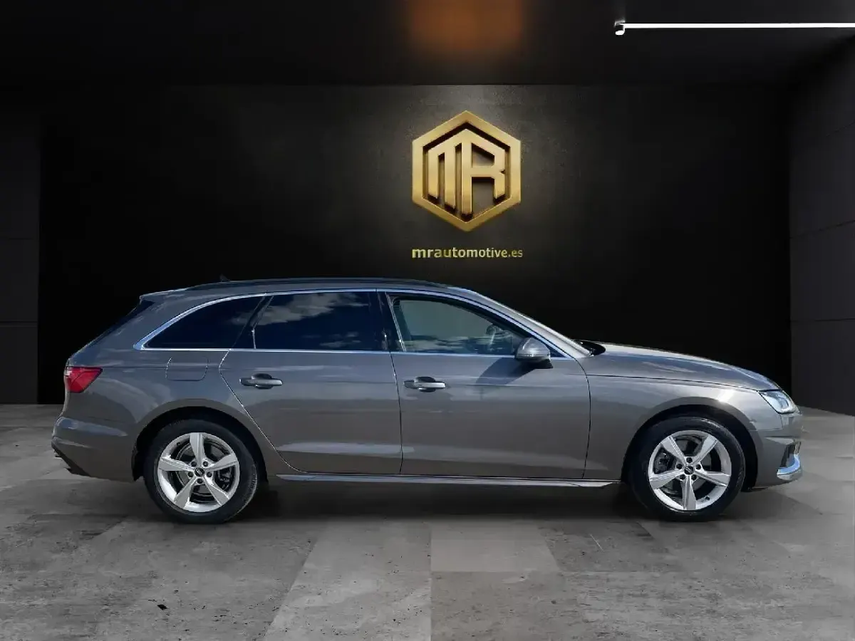 Usado Audi A4 Advanced Plus 136 CV (100 kW) 2021 Gris Familiar