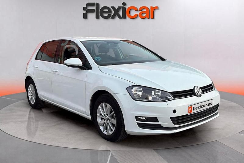 Blanco Usado 2016 VW Golf Advance Berlina | 13.690 € (Precio justo) - Imagen 1/4