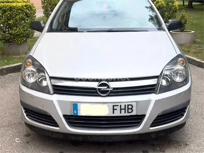 Usado Opel Astra Enjoy 90 CV (66 kW) 2006 Gris / plata Berlina
