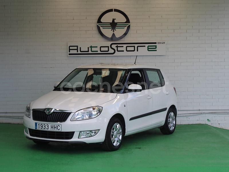 Blanco Usado 2011 Skoda Fabia Ambition Berlina | 7690 € (Un poco caro) - Imagen 1/4