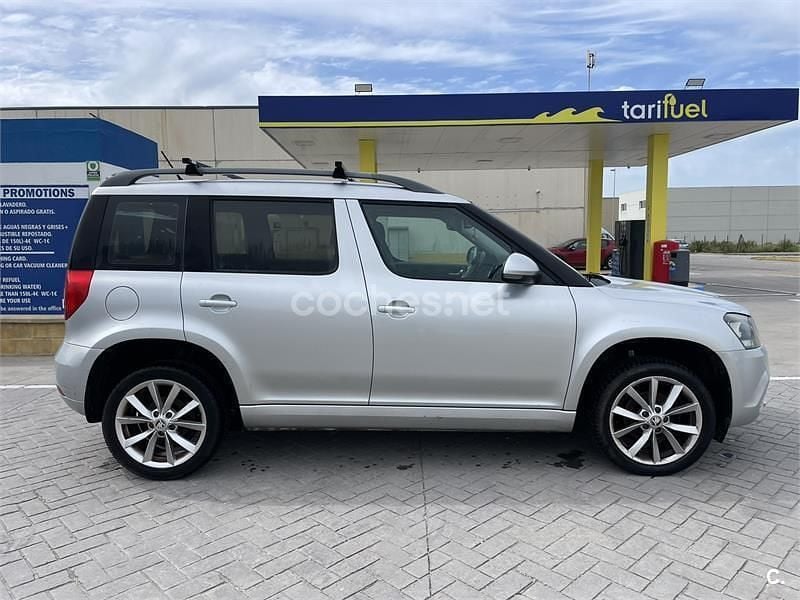 Usado Skoda Yeti Ambition 105 CV (77 kW) 2015 Gris / plata SUV