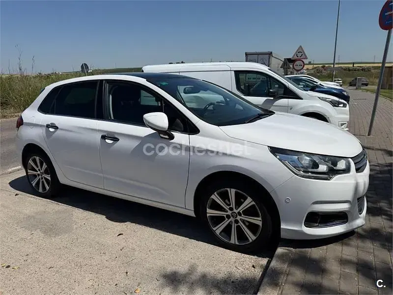 Usado Citroën C4 Feel 99 CV (72 kW) 2017 Blanco Berlina