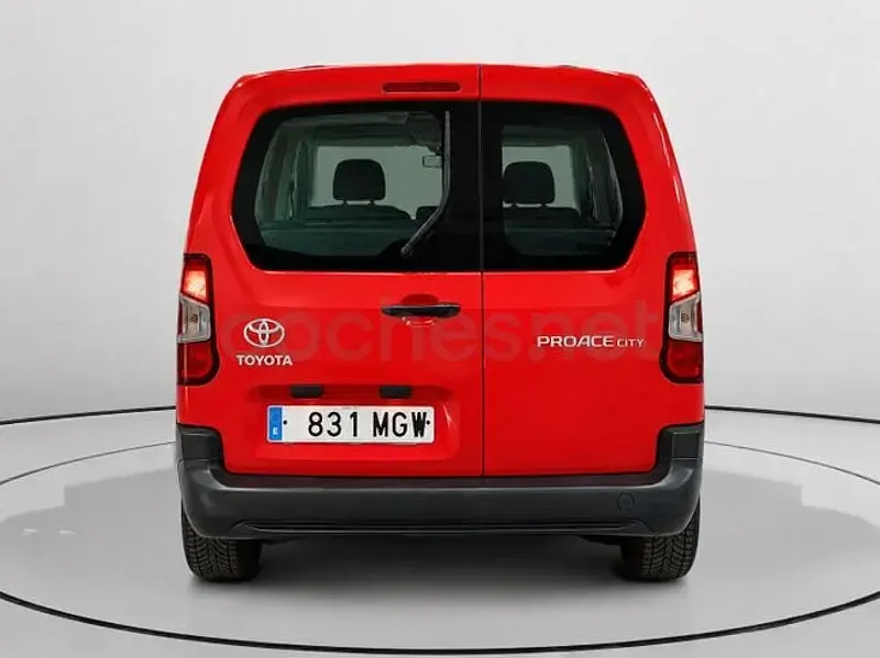 Occasion Toyota Proace Verso Active 131 PK (96 kW) 2023 Rood Stationwagen