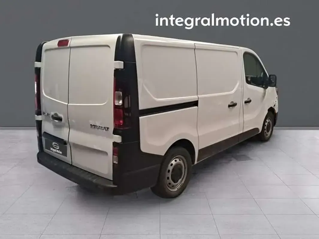 Usado Renault Trafic 131 CV (96 kW) 2023 Blanco Monovolumen